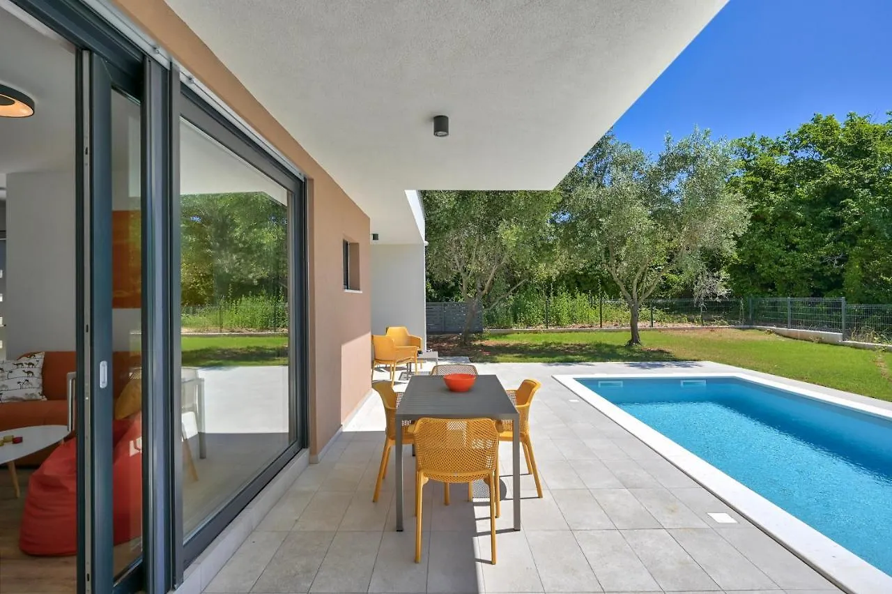 Villa Solis-Modern Villa For A Romantic Retreat, Heated Pool Ližnjan Chorwacja