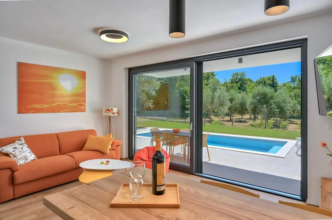 Villa Solis-Modern Villa For A Romantic Retreat, Heated Pool Liznjan 0*,  Croatia